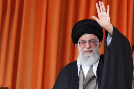 گفته بـــــودم اولـــش بازم مي گم/جونمو فـــداي رهــــبر مي کنم