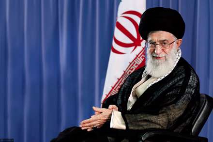 خدایا تاظهور دولت یار،عزیز ما خامنه ای را نگهدار