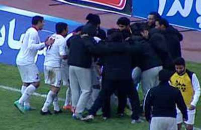 جام حذفی ، تراکتور 1 پدیده 2