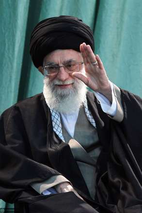 رهبر فرزانه ما اي علي روزگار