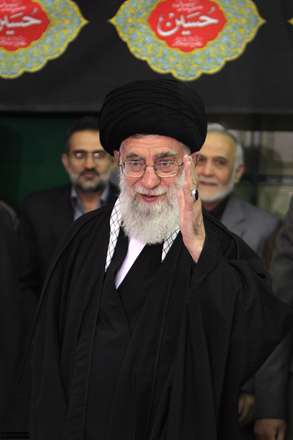 ای پسر فاطمه از تو به یک اشارت از ما به سر دویدن