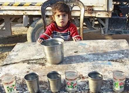 پذیرایی از زائران اربعین در محله فقیرنشین نجف