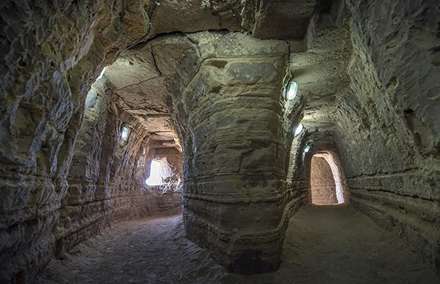 غار خوربس در جزیره قشم