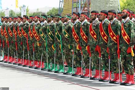 صف پاسداران دانشگاه امام حسین(ع)
