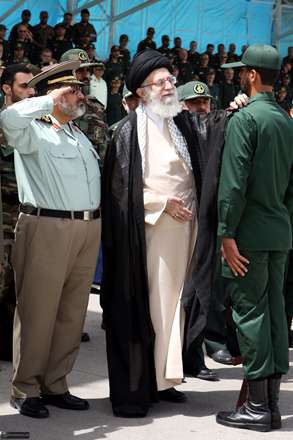 رهبر و اعطاء سردوشی