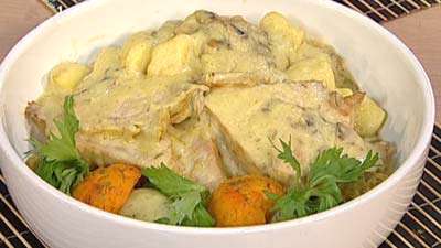 سینه بوقلمون با سس سیب و قارچ