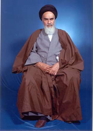 یاد تو ما را چراغ روشن است/عشق تو همواره در جان و تن است