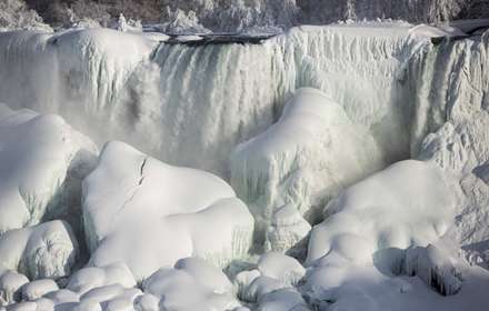 آبشار نیاگارا یخ زد