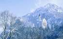 قلعه سفید در کوهستان برفی