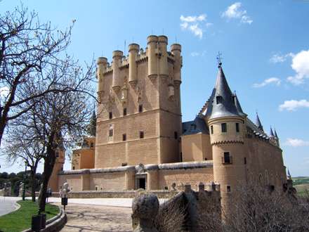 قلعه زیبای سنگی