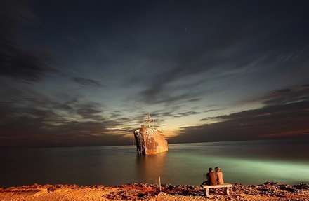 کشتی یونانی مهمان ناخوانده خلیج فارس