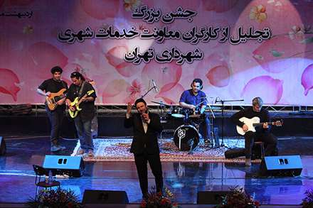 خود را مکلف به قدردانی و تجلیل  از کارگران خدوم خدمات شهری می دانیم