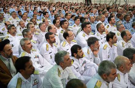 گزارش تصویری از دیدار جمعی از فرماندهان و کارکنان ارتش با مقام معظم رهبری