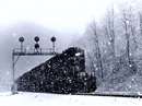 قطار در برف
