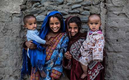 چ مثل چکن دوزی