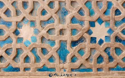 آرایه بابهره گیری ازنقوش هندسی