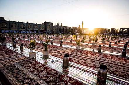 مراسم افطار در حرم مطهر رضوی