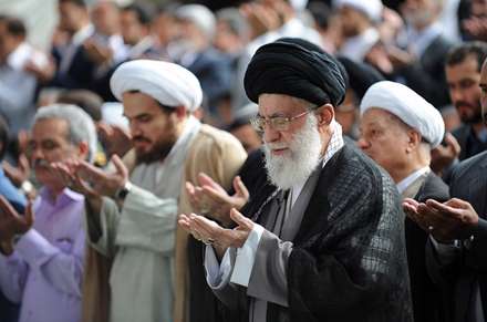 نماز عید سعید فطر به امامت مقام معظم رهبری