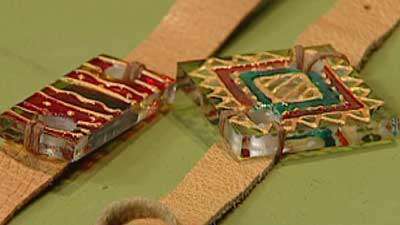 دستبند چرم با رویه شیشه