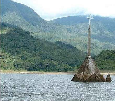 شهر گمشده در زیر آب