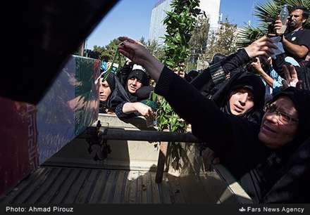 خاکسپاری دو شهید غواص در حوزه هنری