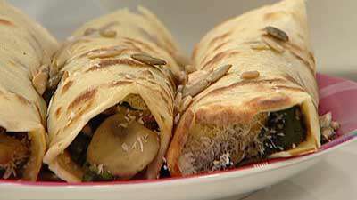 املت قارچ و اسفناج با مغز آفتابگردان