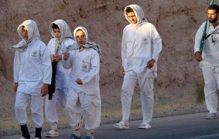 پیاده روی زائران حرم مطهر حضرت علی ابن موسی الرضا (ع(