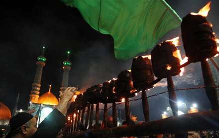 آئین مشعل گردانی در قم