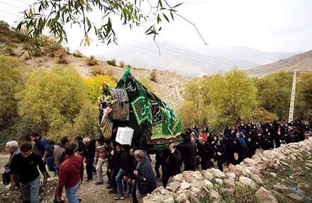 آئین سنتی نخل گردانی در روستای نوا
