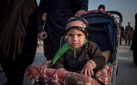 حضور کودکان در جاده نجف-کربلا