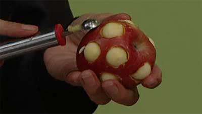 حکاکی روی سیب