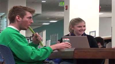 دوربین مخفی / ایجاد مزاحمت در کتابخانه