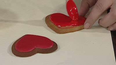 بیسکوئیت زنجبیلی با تزئین رویال آیسینگ