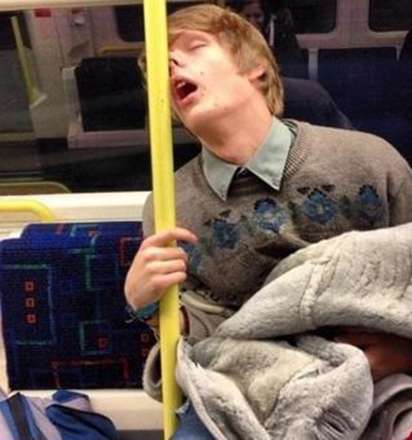 خوابیدن در شرایط سخت