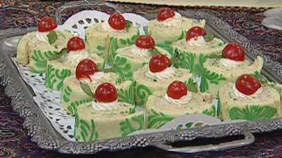 رولت مرغ و بادام