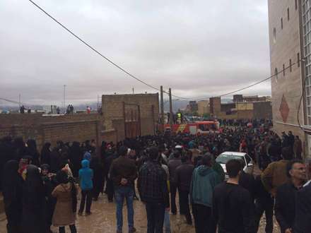 کمک امداد گران به سیل زدگان