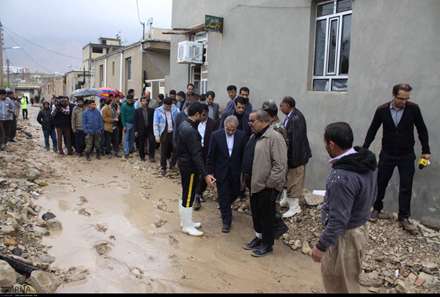 کمک دکتر محمد باقر نوبخت  به سیل زدگان