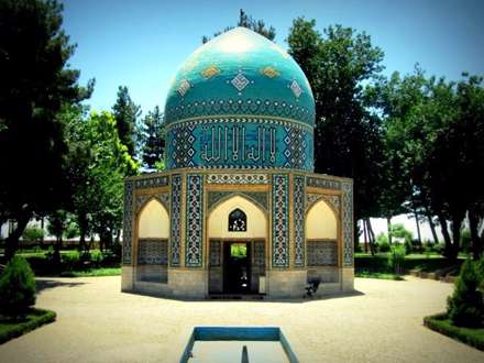 معماری آرامگاه عطار نیشابوری در گذر زمان