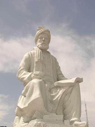 مجسمه فردوسی