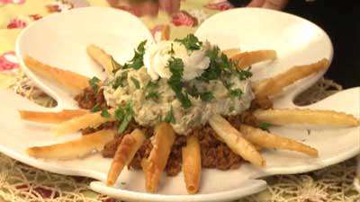 خمیر یوفکا با گوشت و بادمجان