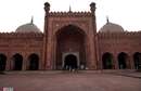 مسجد پادشاهی لاهور، مسجدی به رنگ آجری و قدمت مغولی