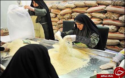 آماده سازی افطار در آشپزخانه حرم امام رضا(ع)