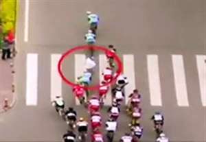 اتفاق هولناک در مسابقات دوچرخه سواری