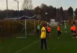 ضربه ایستگاهی دیدنی کودک ریزنقش