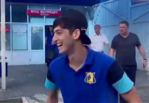 استقبال پرشور هوادران از آزمون و یارانش بعد پیروزی مقابل اندرلخت