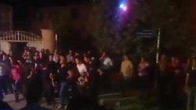 شادی مردم مقابل منزل کیانوش رستمی