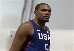 حواشی بسکتبال آمریکا - استرالیا