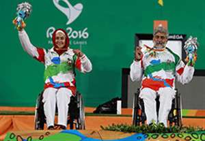 مراسم اهدای مدال نقره نعمتی و رنجبر در تیر و کمان