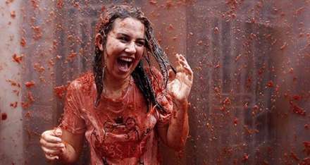 جشنواره جنگ با گوجه فرنگی در شهر بانیول