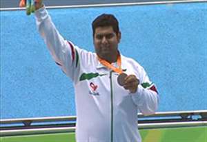 مراسم اهدای مدال برنز محسن کائیدی در پرتاب نیزه